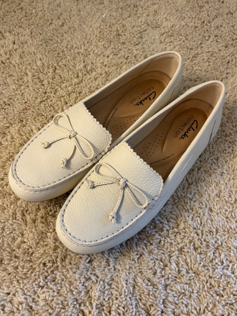 Clarks Size 7.5W Elliotte Sail Slip-On Flats in Cream Leather